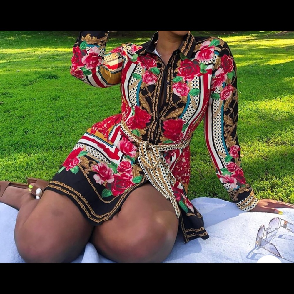 FashionNova - Floral Chain button up dress